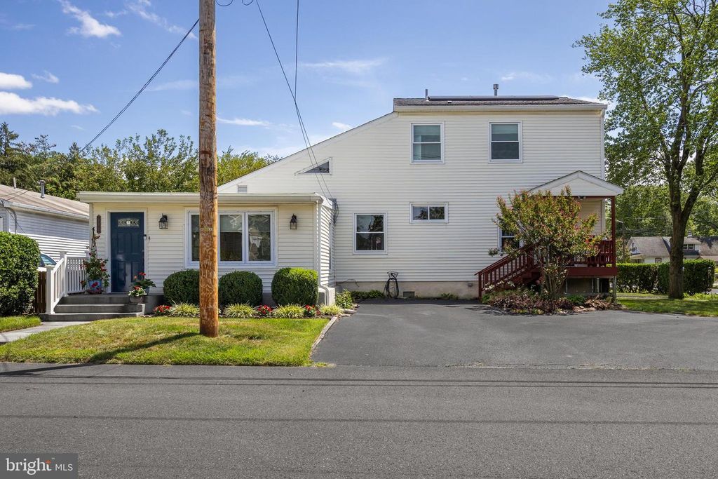 512 DIVISION ST, Cinnaminson, NJ 08077