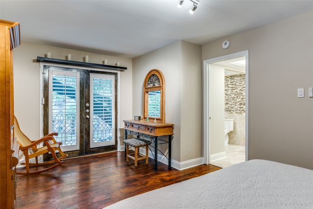 10201 Regal Oaks Drive 204, Dallas, TX 75230