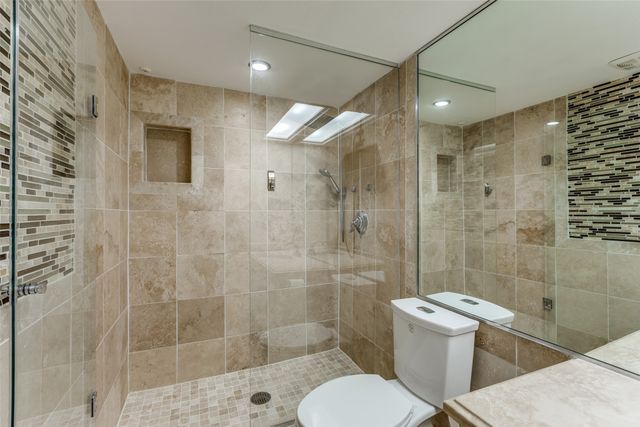 10201 Regal Oaks Drive 204, Dallas, TX 75230