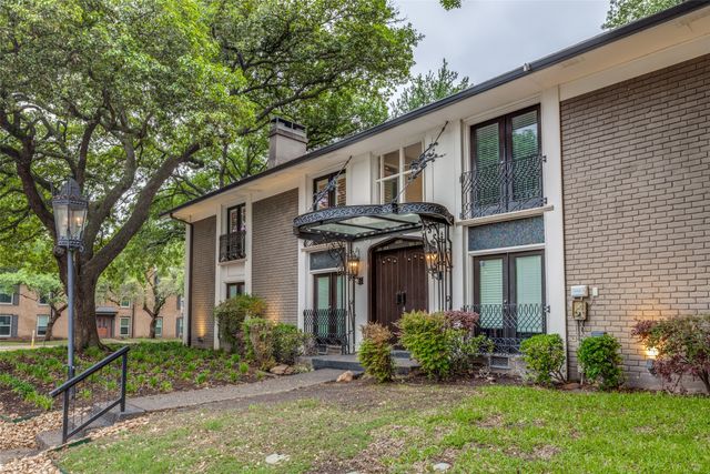 10201 Regal Oaks Drive 204, Dallas, TX 75230