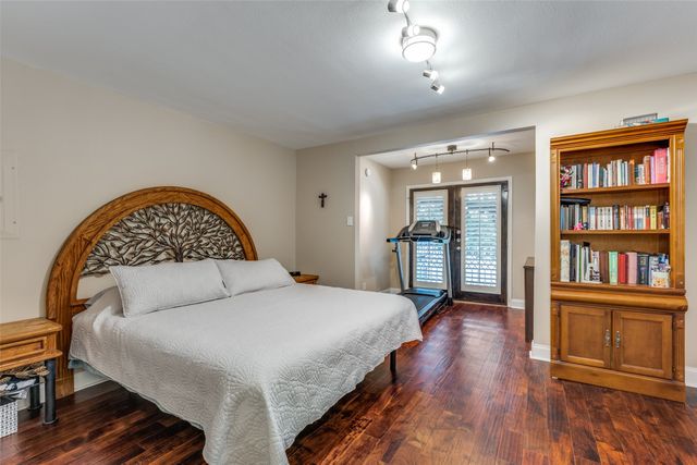 10201 Regal Oaks Drive 204, Dallas, TX 75230