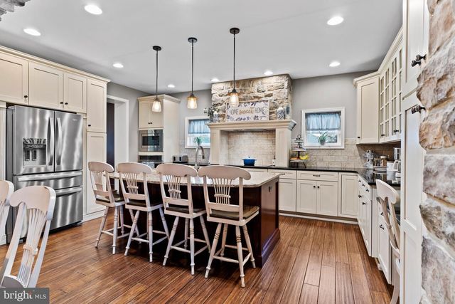 214 N MILL RD, Harrisburg, PA 17112