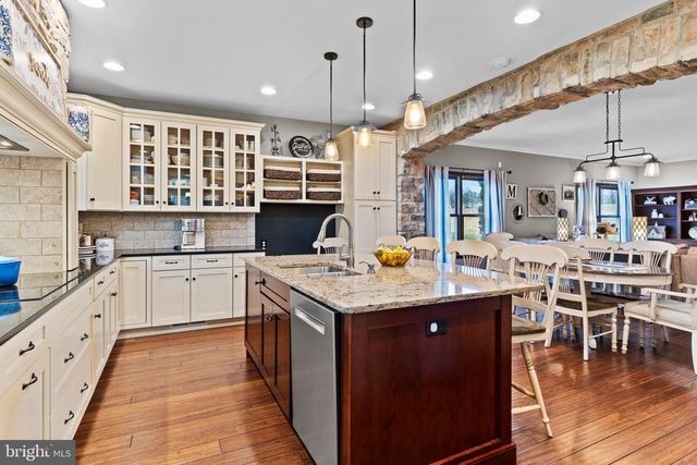 214 N MILL RD, Harrisburg, PA 17112