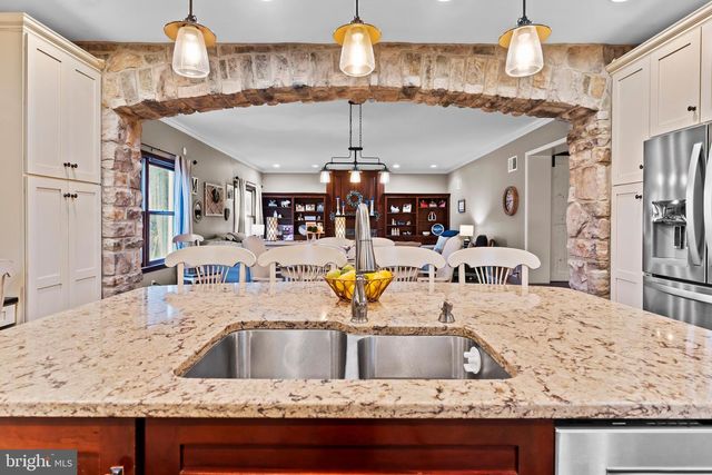 214 N MILL RD, Harrisburg, PA 17112