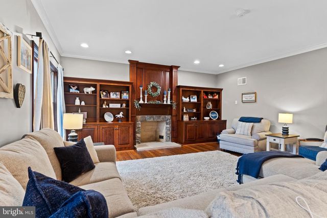 214 N MILL RD, Harrisburg, PA 17112