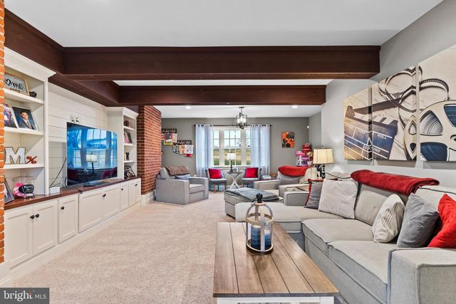 214 N MILL RD, Harrisburg, PA 17112