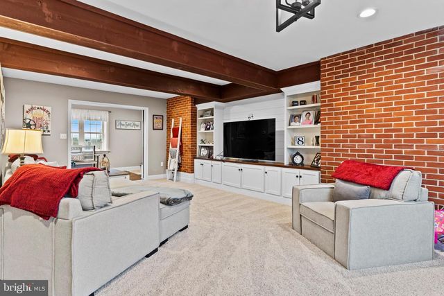 214 N MILL RD, Harrisburg, PA 17112