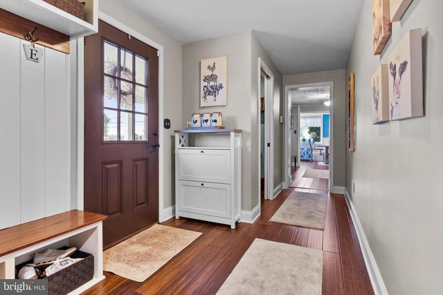 214 N MILL RD, Harrisburg, PA 17112