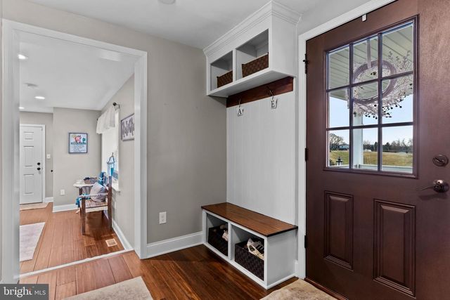 214 N MILL RD, Harrisburg, PA 17112