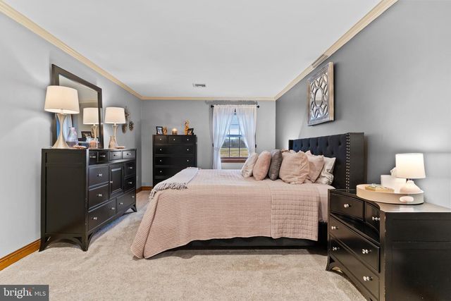 214 N MILL RD, Harrisburg, PA 17112