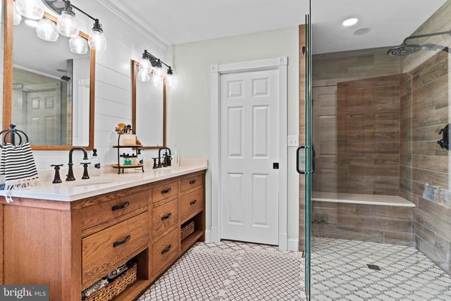 214 N MILL RD, Harrisburg, PA 17112