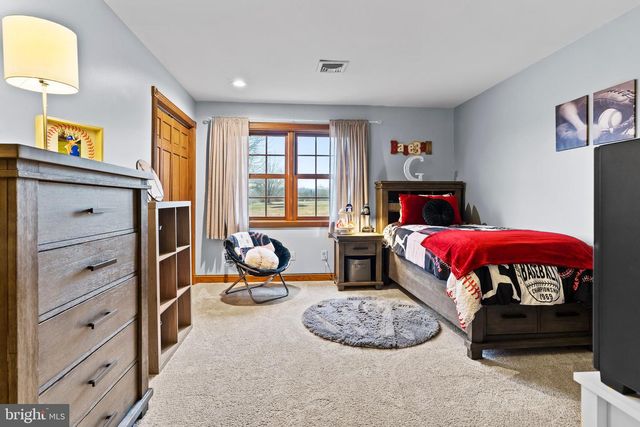 214 N MILL RD, Harrisburg, PA 17112