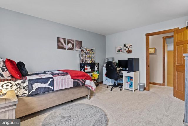 214 N MILL RD, Harrisburg, PA 17112