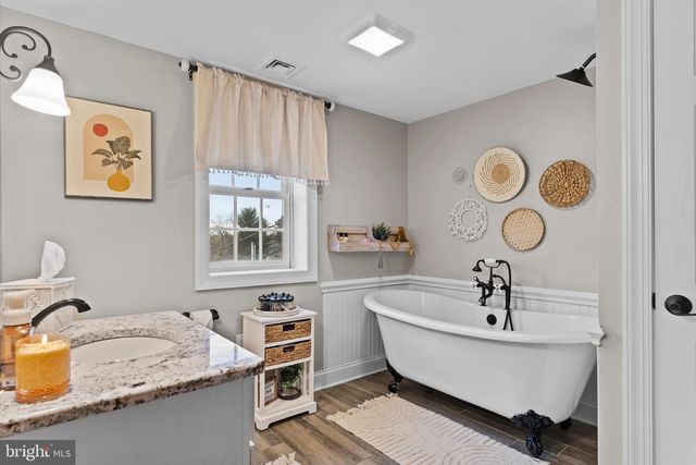 214 N MILL RD, Harrisburg, PA 17112