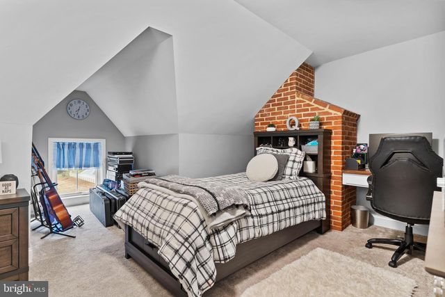 214 N MILL RD, Harrisburg, PA 17112