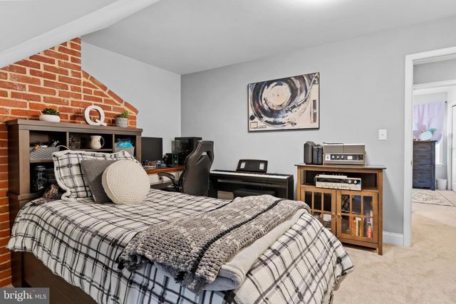 214 N MILL RD, Harrisburg, PA 17112