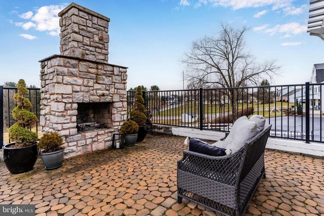 214 N MILL RD, Harrisburg, PA 17112