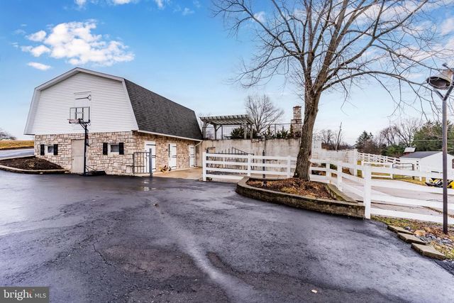 214 N MILL RD, Harrisburg, PA 17112