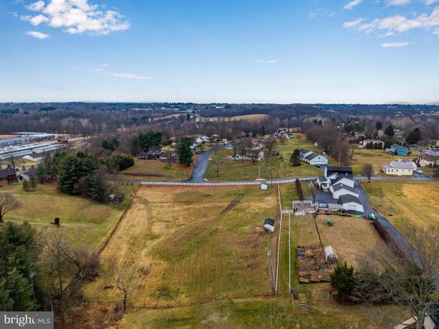 214 N MILL RD, Harrisburg, PA 17112