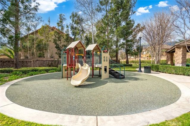 15621 Pisa Lane, Fontana, CA 92336