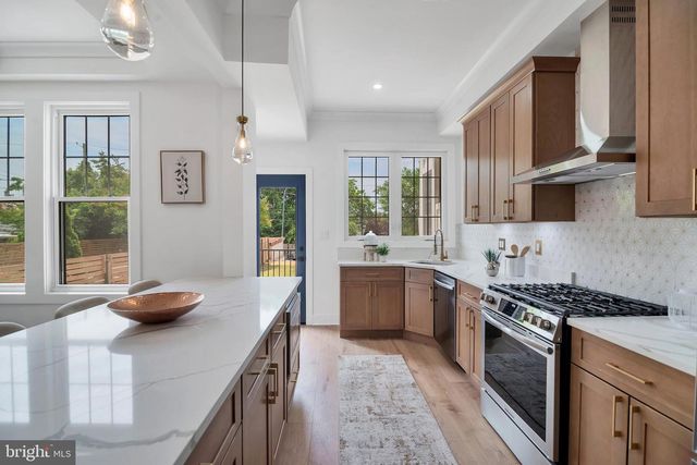 518 RANDOLPH ST NW, Washington, DC 20011