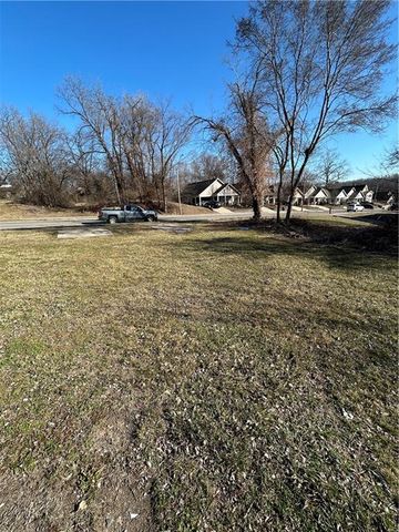 2738 Jackson Avenue, Kansas City, MO 64128