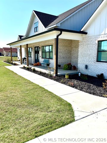 913 Prairie View Road S, Ardmore, OK 73401
