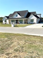913 Prairie View Road S, Ardmore, OK 73401