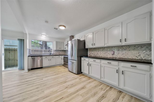 26 Green Field Place, The Woodlands, TX 77380