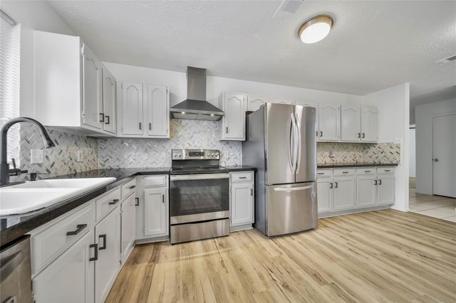 26 Green Field Place, The Woodlands, TX 77380