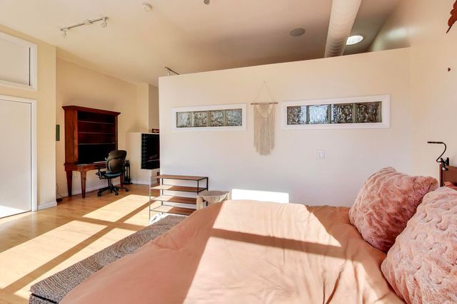 400 N RACINE Avenue 204, Chicago, IL 60642