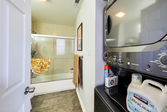 400 N RACINE Avenue 204, Chicago, IL 60642