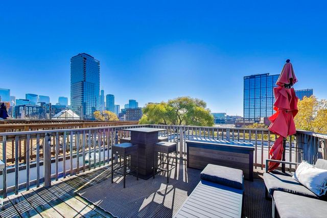 400 N RACINE Avenue 204, Chicago, IL 60642