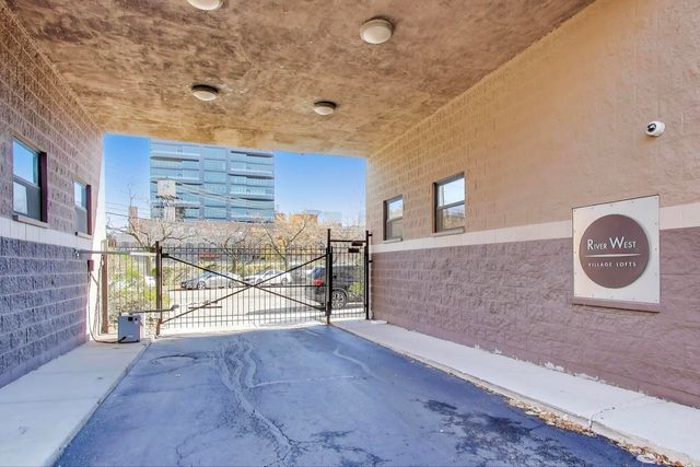 400 N RACINE Avenue 204, Chicago, IL 60642