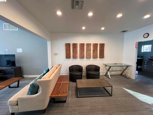197 Schooner Ct, Richmond, CA 94804