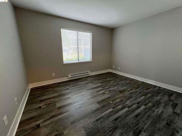 197 Schooner Ct, Richmond, CA 94804