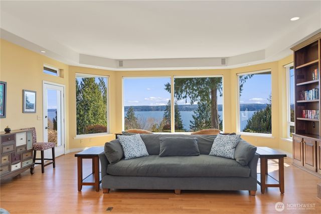 154 Maxview Drive, Port Ludlow, WA 98365