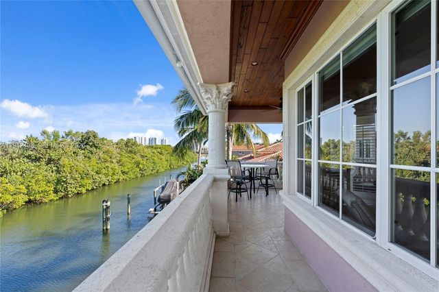 833 Harbour Isle Place, North Palm Beach, FL 33410