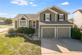 10700 N Holmes Street, Kansas City, MO 64155