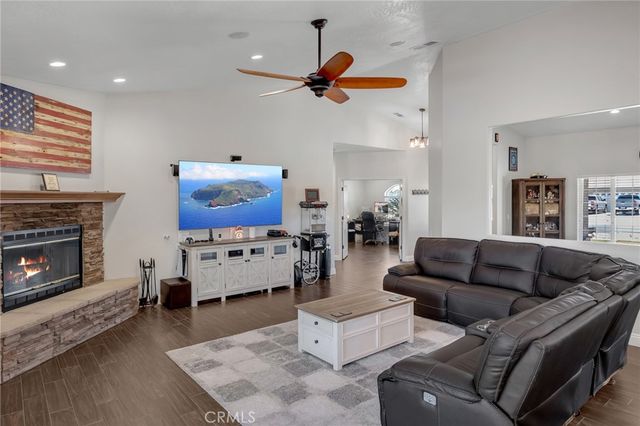 6910 Oak Vista Lane, Oak Hills, CA 92344