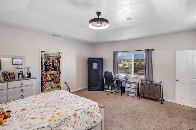 6910 Oak Vista Lane, Oak Hills, CA 92344