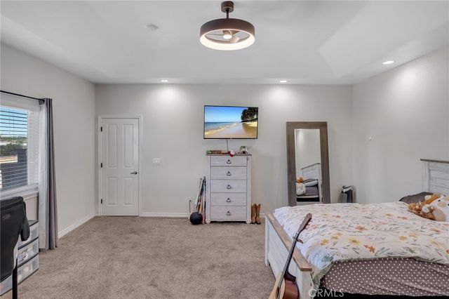6910 Oak Vista Lane, Oak Hills, CA 92344