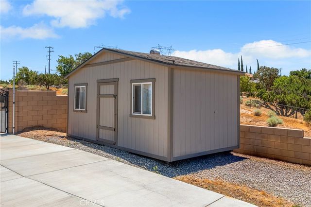 6910 Oak Vista Lane, Oak Hills, CA 92344