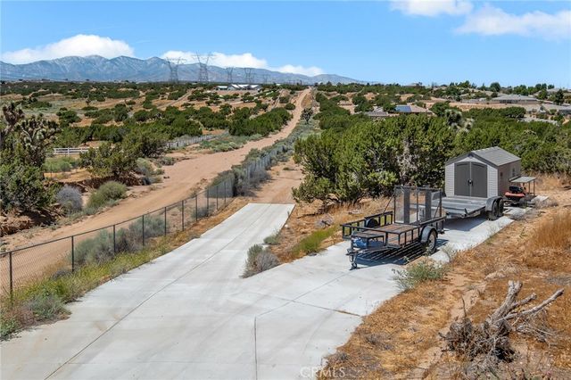 6910 Oak Vista Lane, Oak Hills, CA 92344
