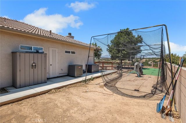 6910 Oak Vista Lane, Oak Hills, CA 92344
