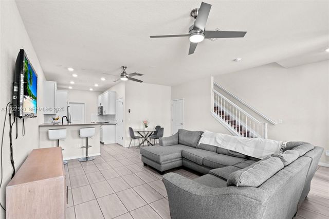 1190 Eucalyptus Dr 5, Hollywood, FL 33021