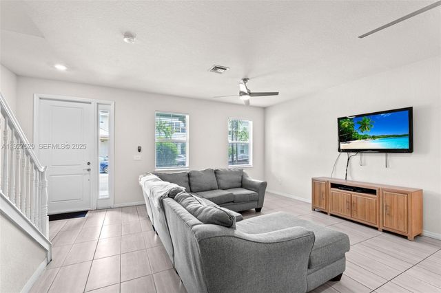 1190 Eucalyptus Dr 5, Hollywood, FL 33021