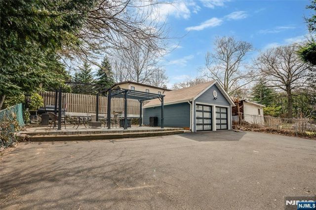 561 Grand Avenue, Leonia, NJ 07605