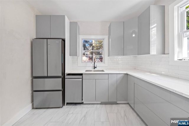 561 Grand Avenue, Leonia, NJ 07605