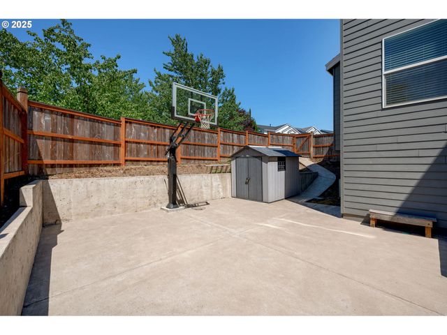 3296 NOMIE Way, West Linn, OR 97068